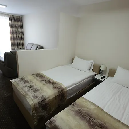 Garni Hollywoodland Wellness & Aquapark Hotel 4*