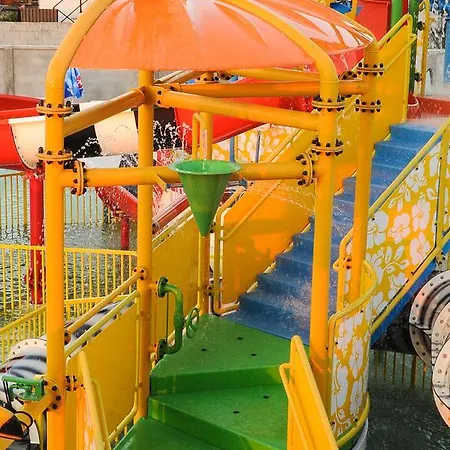 Garni Hollywoodland Wellness & Aquapark Belgrád