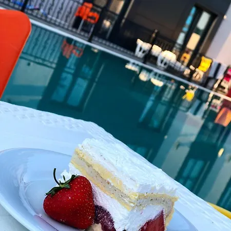 Szálloda Garni Hollywoodland Wellness & Aquapark Belgrád
